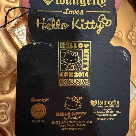 Loungefly Hello Kitty Gold Embossed Women's Bag - Picture 7 of 10